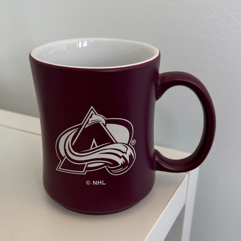 NHL Maroon Mug with Colorado Avalanche Logo